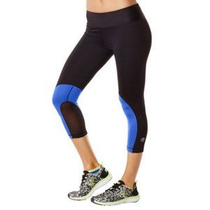 Zumba Mesh With Me Capri Cropped Leggings, size L